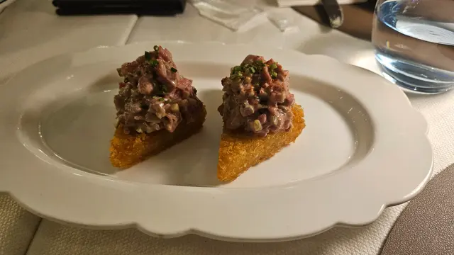 牛肉他他配薯餅