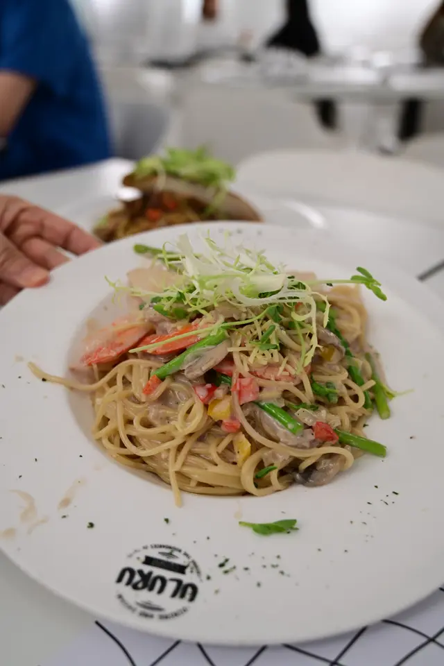 大澳蝦醬魷魚筒鮮鳳尾蝦炒意粉