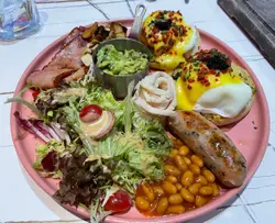 賓尼迪蛋配 全日早餐