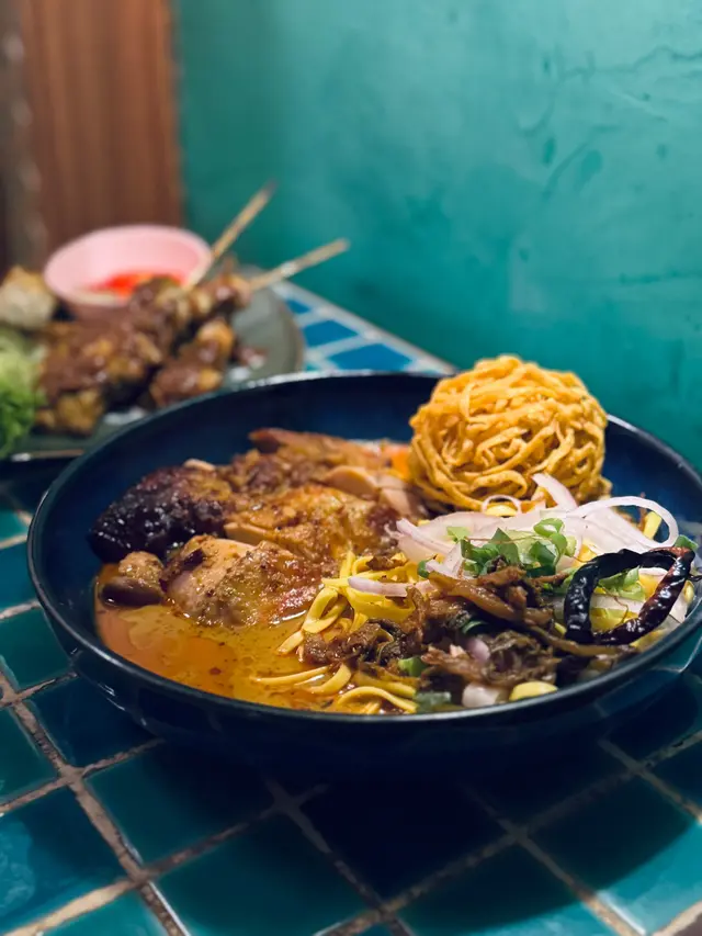 泰北金麵配燒雞