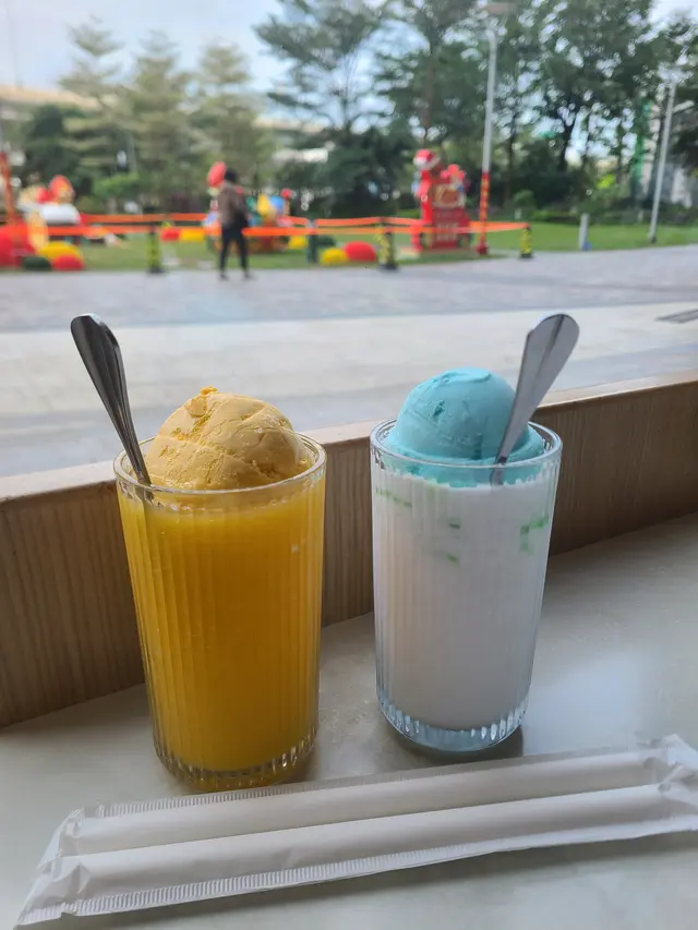 馬來芒果汁配芒果雪糕, 海鹽雪糕椰汁珍多冰