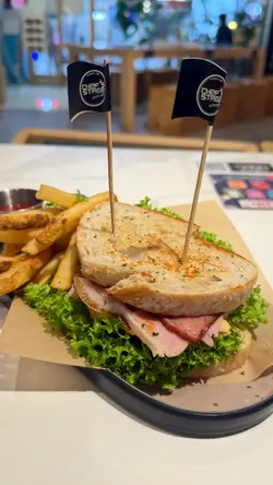 明太子公司三文治配薯條