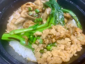 田雞煲仔飯