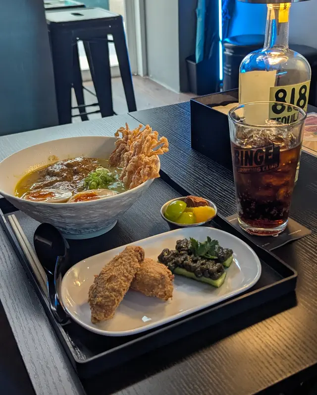 雞白湯沙嗲牛肉麵套餐