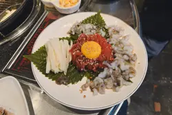 活章魚 拼 生拌牛肉