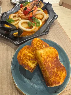 地中海式蕃茄海鲜配吐司