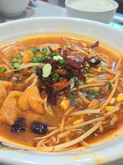 One Person Set: Ham, Blood Curd, Intestine & Tripe in Hot & Spicy Soup