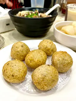 招牌蚬蚧鲮鱼球