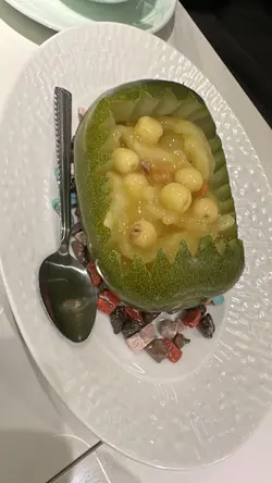 花胶莲子白玉盅