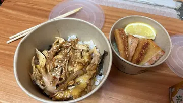 麻香海蜇手撕鸡饭（唔辣）加虾多士