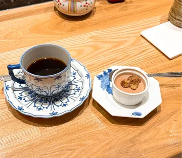 午餐套餐包括前菜、蒸蛋、沙律、麵豉湯、甜品和飲品