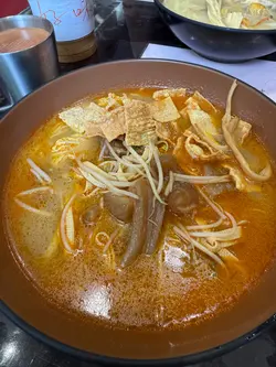 紅燒牛肉牛筋米線