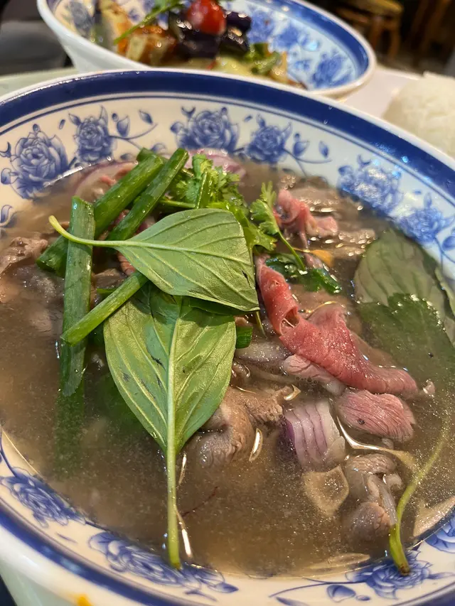 生牛肉湯河粉