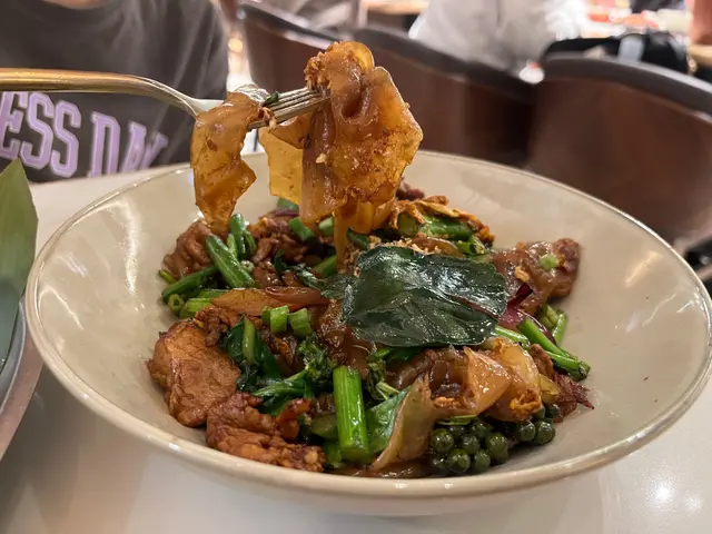 泰式豬肉炒闊河粉