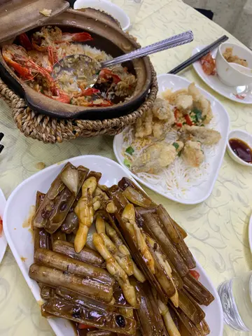 蒜蓉蝦煲仔飯、椒鹽九肚魚、豉椒炒蟶子