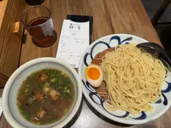 豚肉好細塊( 半隻手指尾長度), 只有五六片,大部份係肥膏,啲肉勁” 鞋”, 湯底又鹹, 性價比很低! 