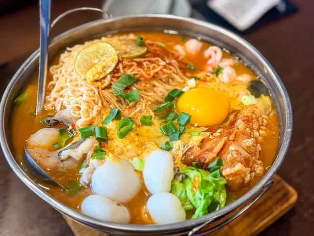 Thai Suki 海鮮媽媽麵