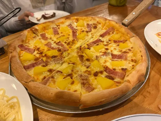 佢味口唔係唔好就只係佢好似焗既時間唔夠耐...塊野都好似未夠熟就拎出黎