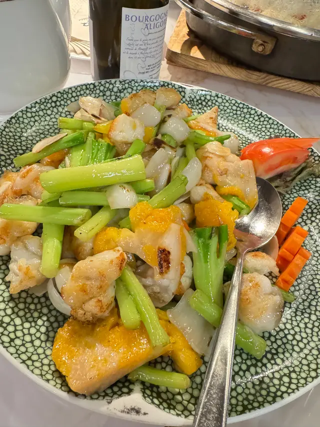 碧綠玉簪黃耳炒老虎斑粒粒