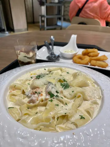 煙三文魚奶油寬扁意麵