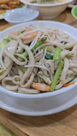 炒魚麵