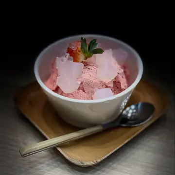 士多啤梨椰果冰