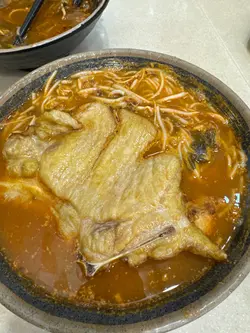 猪扒鱼肉春卷米线