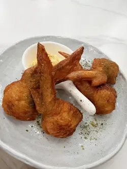 太子鸡翼配七味蛋黄酱