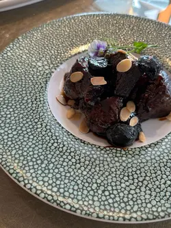 黑蒜慢燉安格斯牛肉