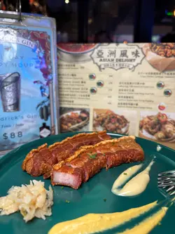 西班牙脆皮豬腩肉