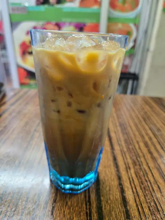 飲落呢杯泰式奶茶,同香港飲開嘅冇乜分別,唯一係甜度低啲。