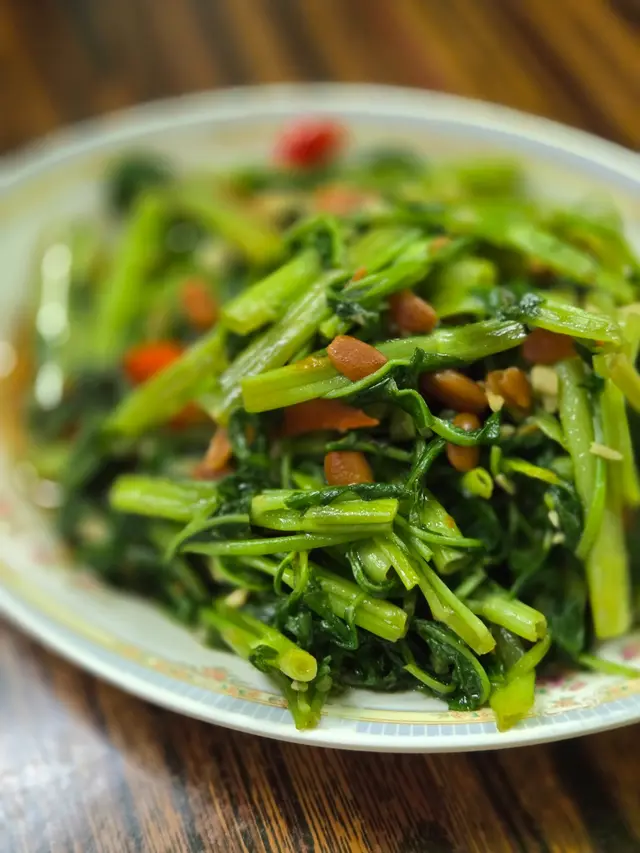 碟菜水汪汪,冇鑊氣又冇味,啲調味完全被浸走,真心唔得。