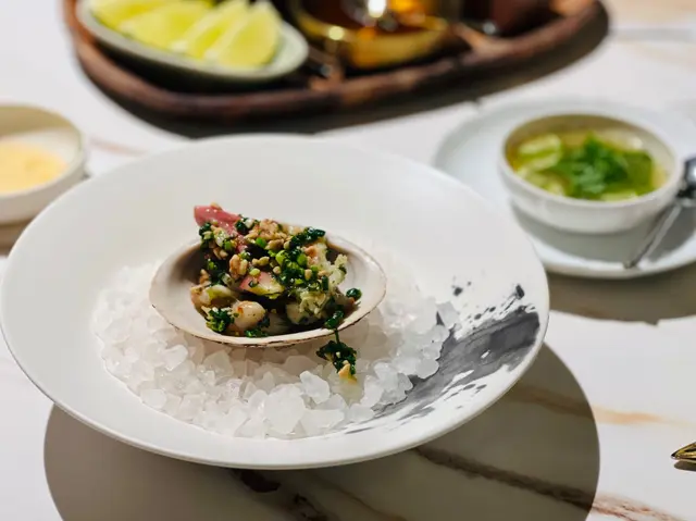  live clams • scallion • roasted peanut