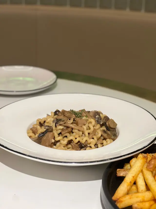 白松露油忌廉野菌汁卷卷意大利粉