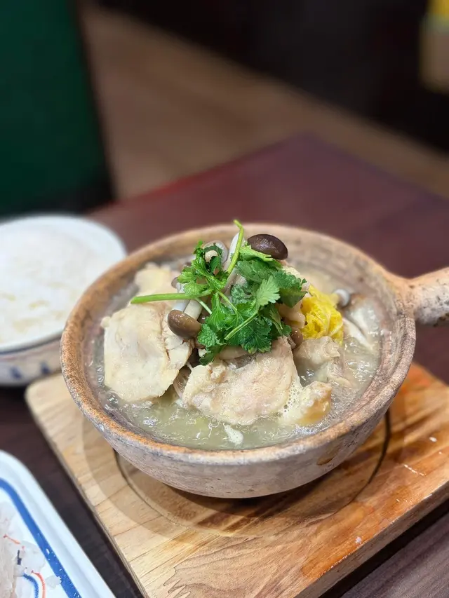 砂煲海南椰子雞湯