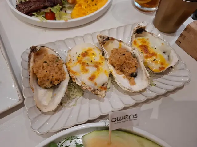 芝士/蒜蓉焗生蠔