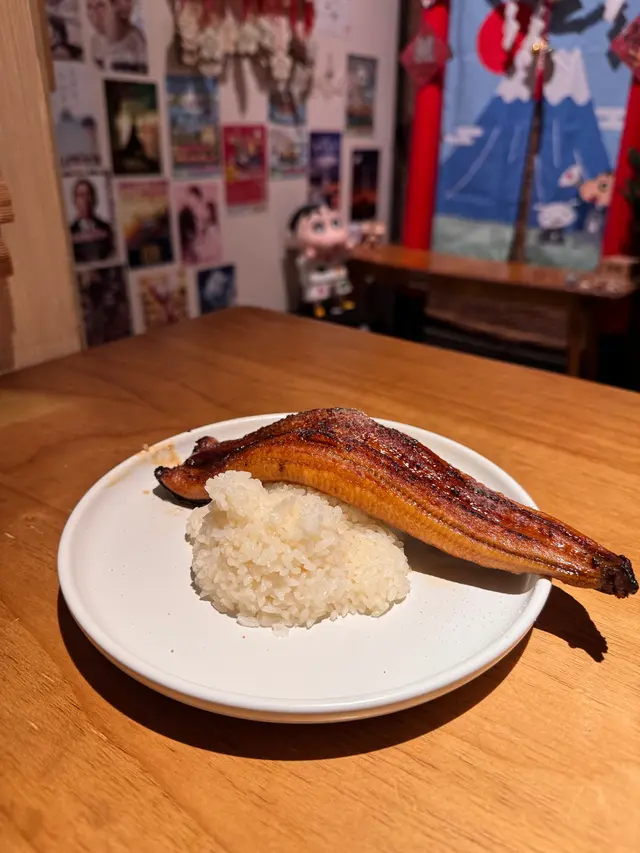 鰻魚被窩貓貓蓋飯