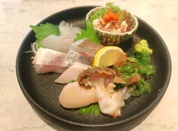 十点鱼鲜刺身定食