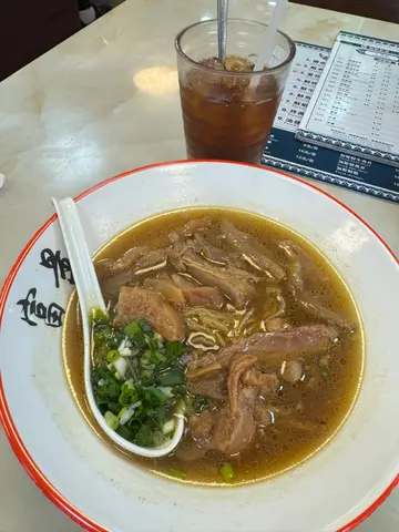 下午茶:牛腩麵加凍檸茶