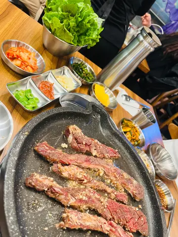 蒜香牛肋肉,另加菜