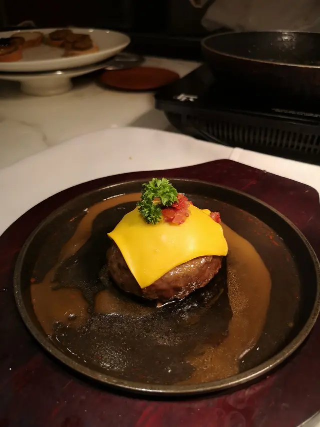 鐵板芝士和牛漢堡