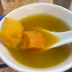 南瓜胡蘿蔔配雜豆，濃郁嘅真材實料