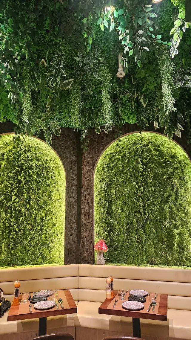 沉浸式亞馬遜森林自助餐