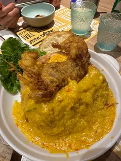 泰拍耶招牌黃咖喱麵包軟殼蟹