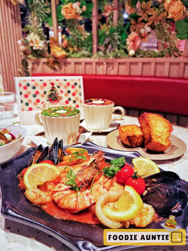 Mini Chrismas Dining for Two