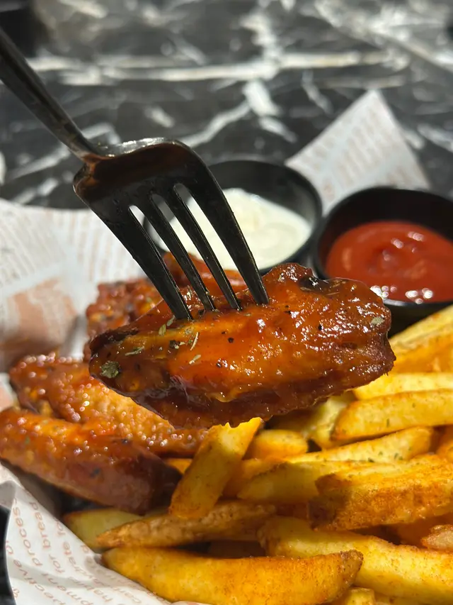 水牛城雞翼配薯條