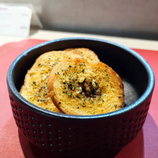 🐑蒜蓉包,味道平平無奇。